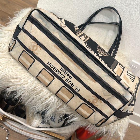 Chanel Printed Leather Tote - Picture 10 of 11